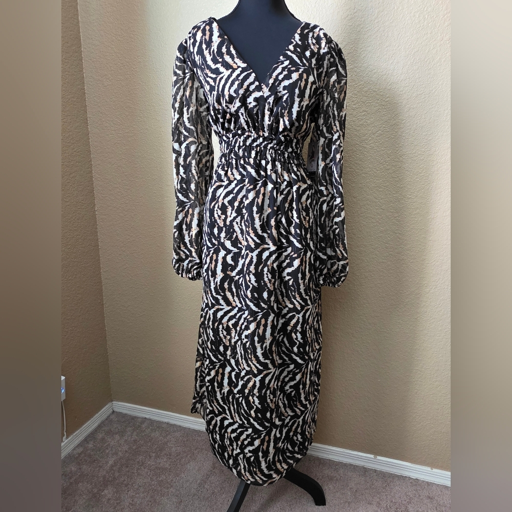* Sofia Vergara Empire Long‎ Sheer Sleeves Lined Dess Animal Print Size Medium